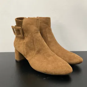 Boots Ankle Heels By Anne Klein In Tan, Size: 9.5