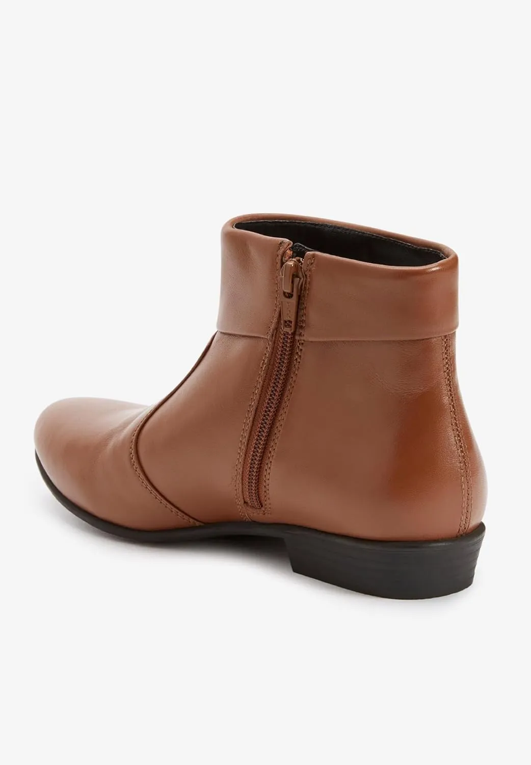 Comfortview Terri Leather Bootie Short Ankle Boot Women's Winter Shoes (Wide Widths Available)