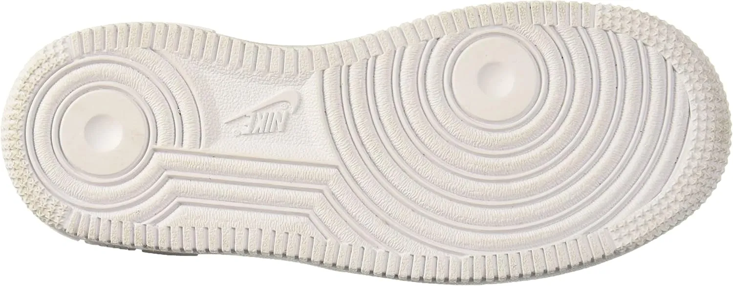 Nike Men's Basketball Shoe