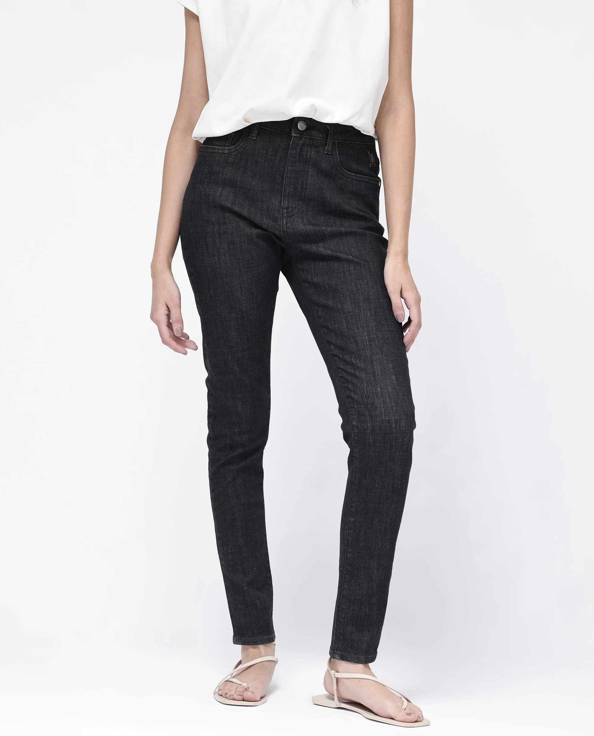 Rareism Women Zaisho Black Cotton Elastane Fabric Solid Regular Length Jeans